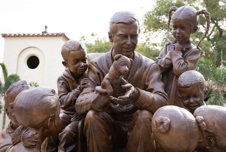 Rollins College Dedicates Fred Rogers Statue