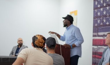 Congressional Candidate Hosts Left-Right Forum