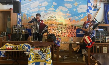 Jimmy and Eckhardt Host July Fourth Musical Bash at Hollerbach's