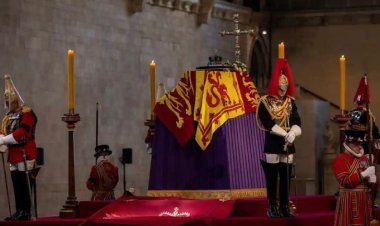 Thousands Gather to Honor the Life of Queen Elizabeth- OLN Reports Live in London