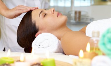 Say Goodbye to Stress with Destress Unwind Therapy